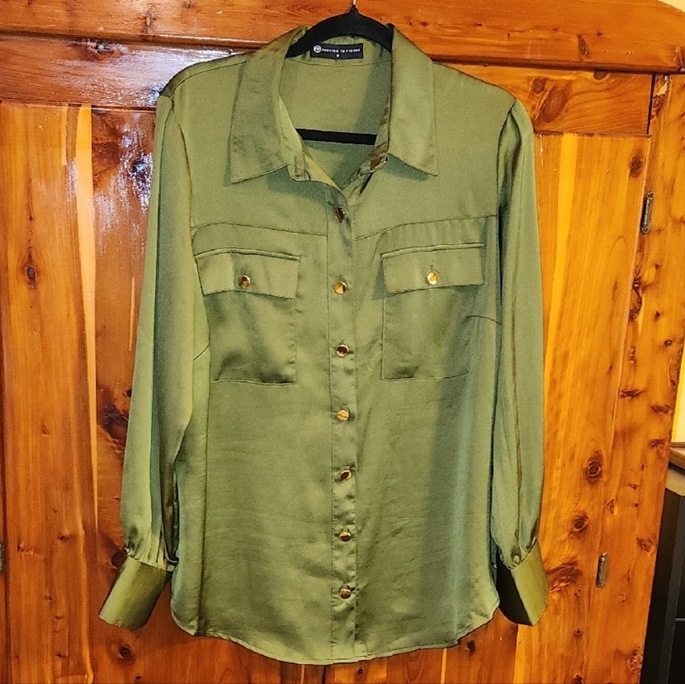 Fashion to Figure Green Long Sleeve Satin Button Down Shirt